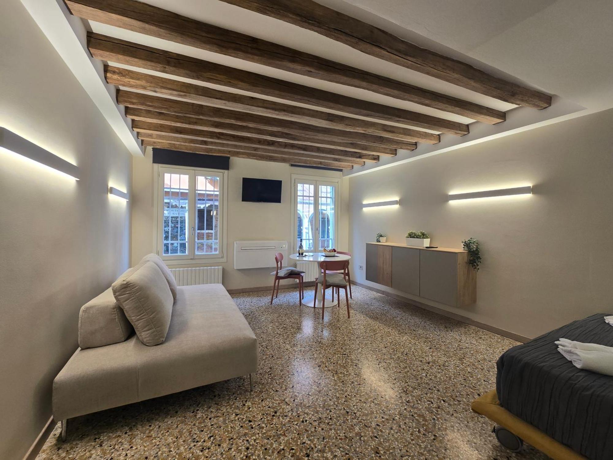 Cozy Studio With Canal View Venedig Eksteriør billede