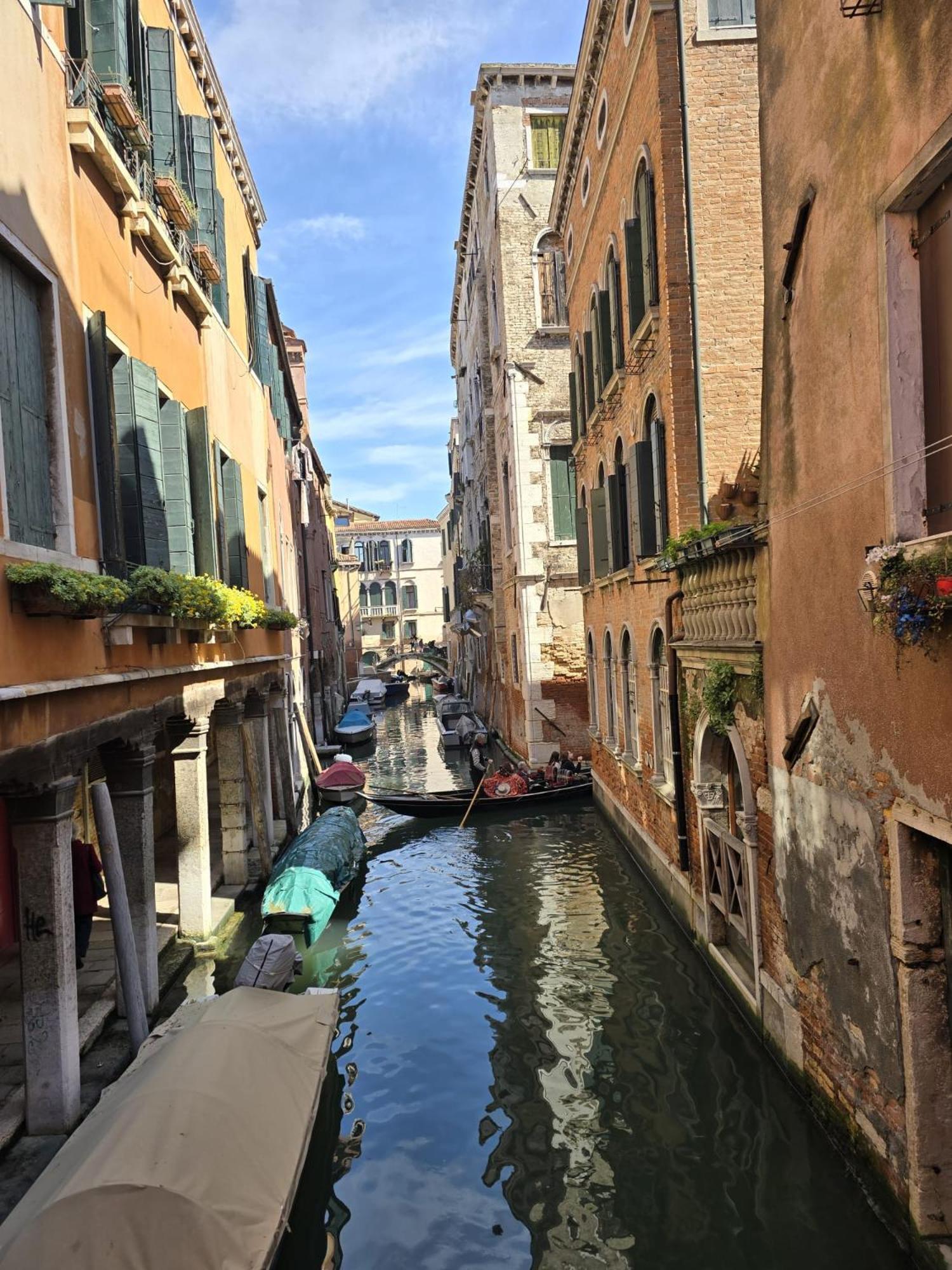 Cozy Studio With Canal View Venedig Eksteriør billede